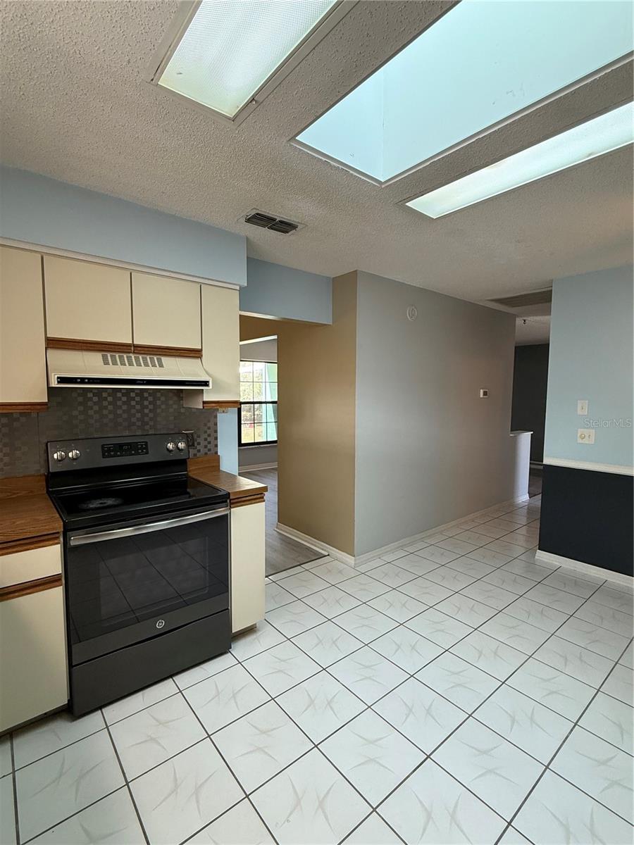 Image 18 of 36 For 3876 27th Court