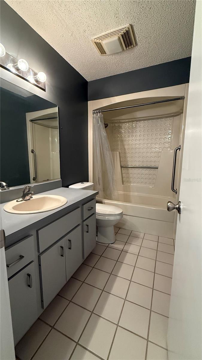 Image 23 of 36 For 3876 27th Court