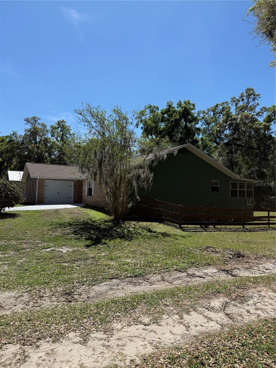 Image 5 of 36 For 3876 27th Court