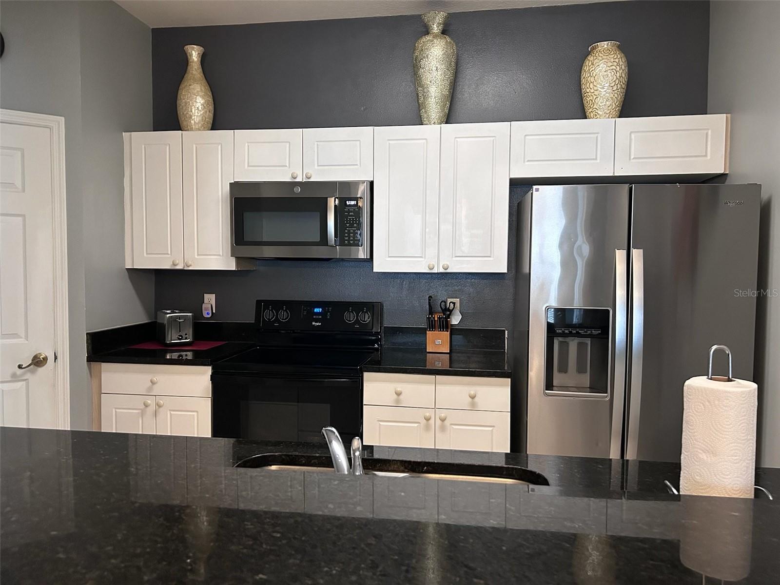 Image 4 of 21 For 2305 Silver Palm Drive 302