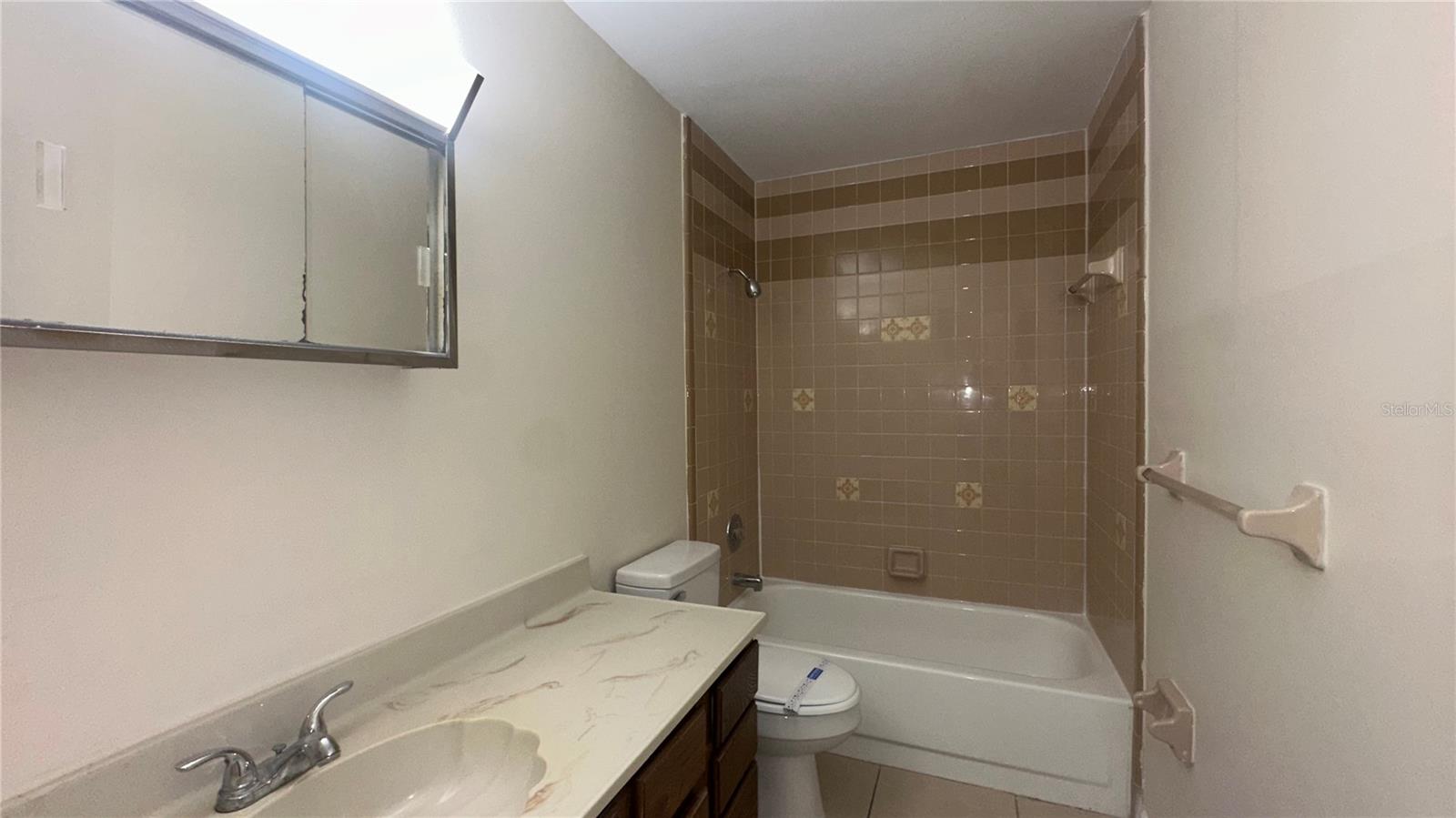 Image 14 of 17 For 165 Toluca Drive