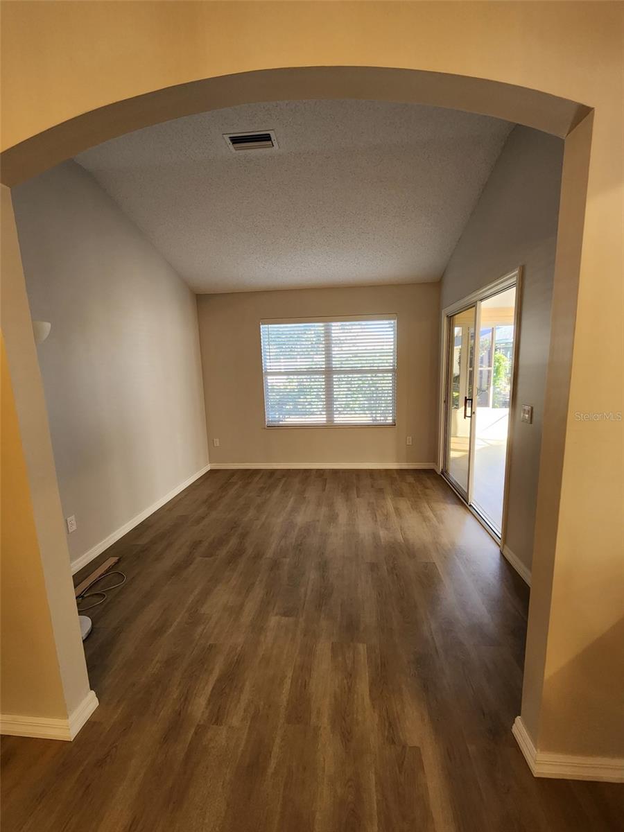 Image 11 of 28 For 309 Chula Vista Avenue