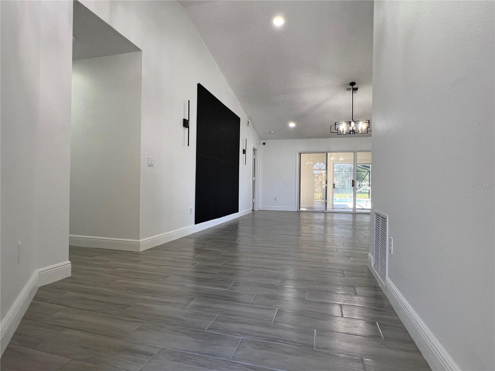 Image 12 of 44 For 10 Hickory Loop