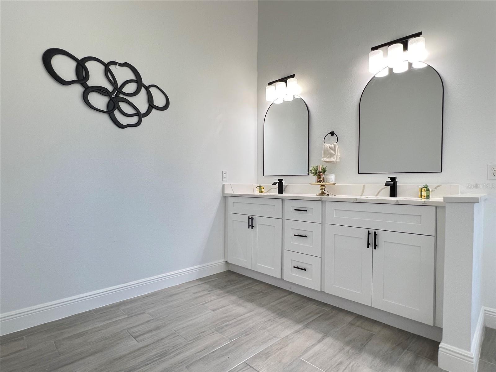 Image 23 of 44 For 10 Hickory Loop