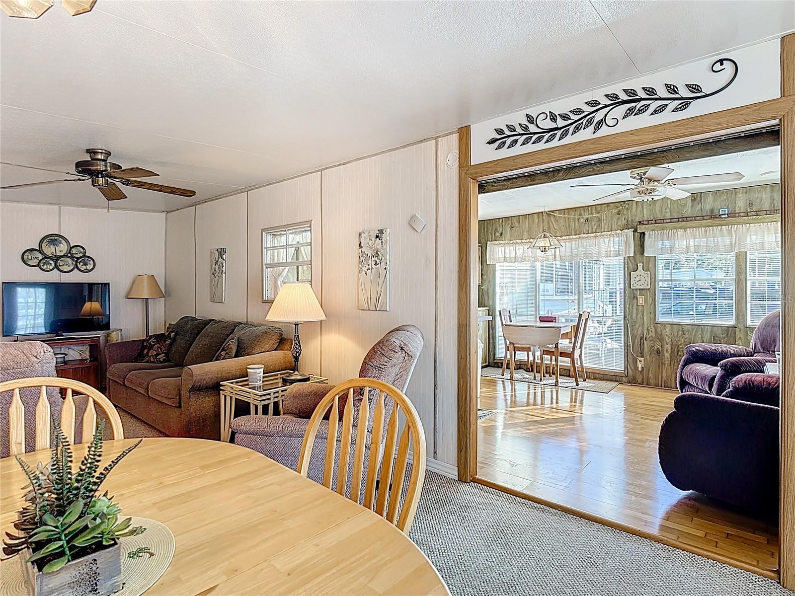 Image 4 of 31 For 9000 Us Hwy 192  849