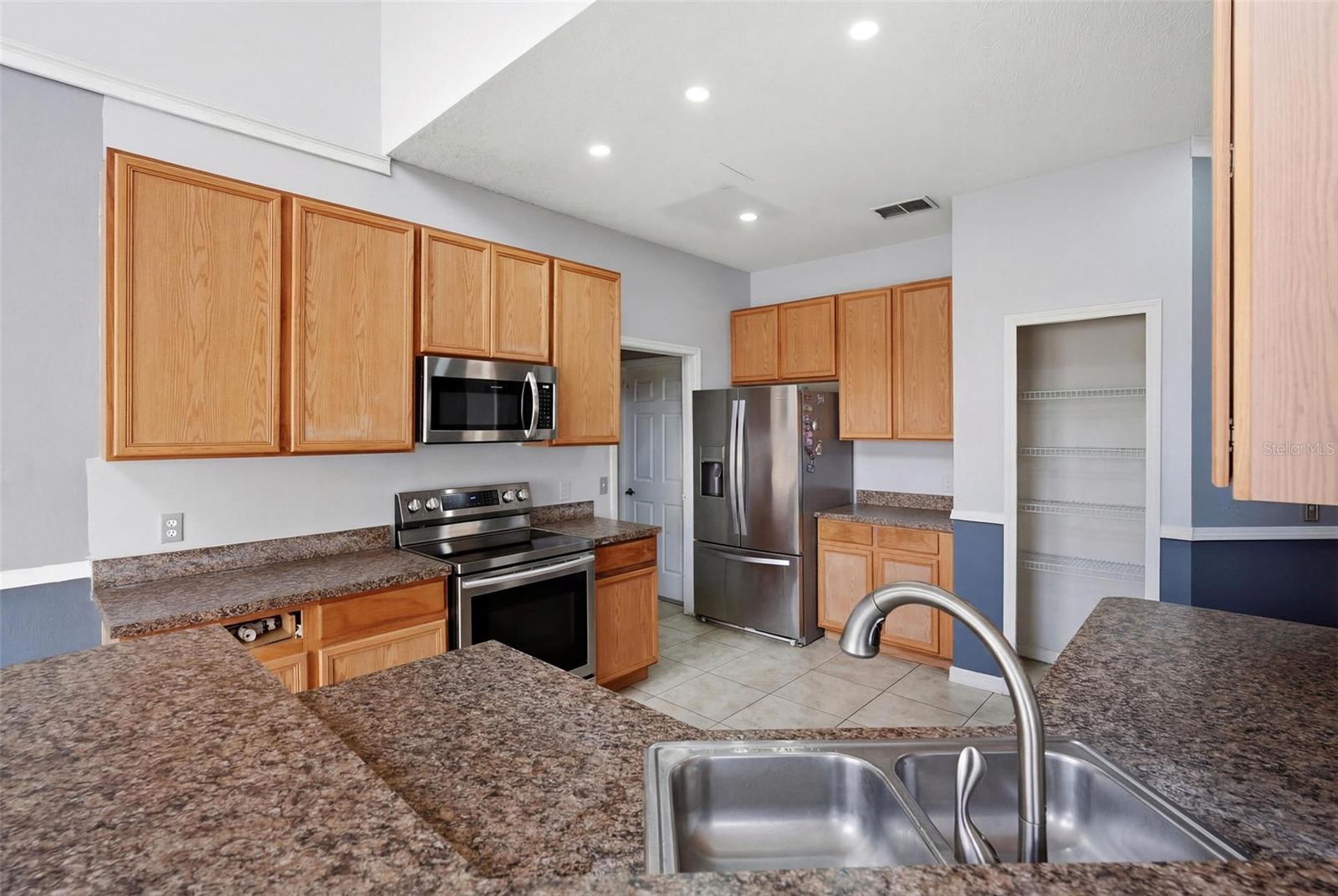 Image 12 of 31 For 346 Churchill Court