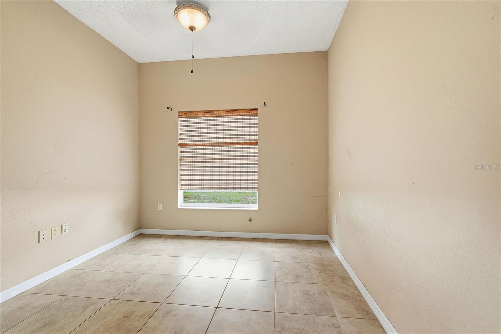 Image 14 of 31 For 346 Churchill Court