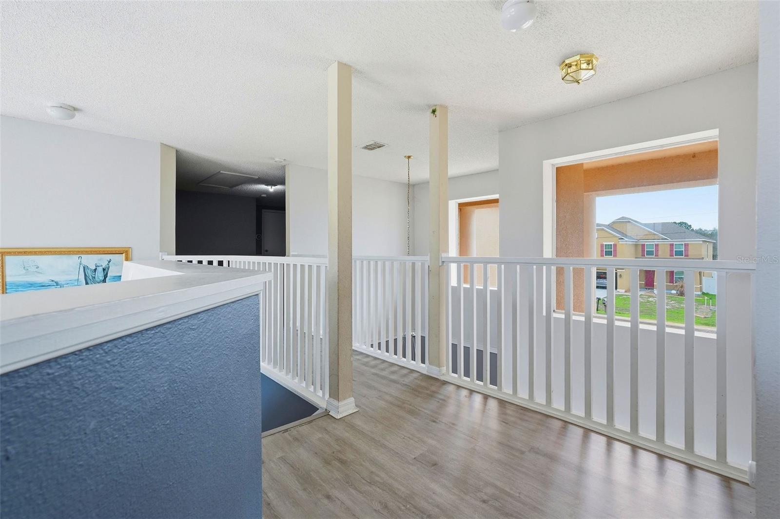 Image 15 of 31 For 346 Churchill Court