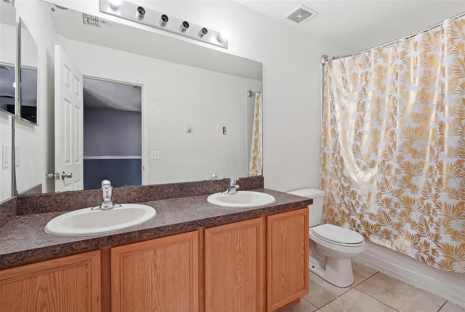 Image 18 of 31 For 346 Churchill Court