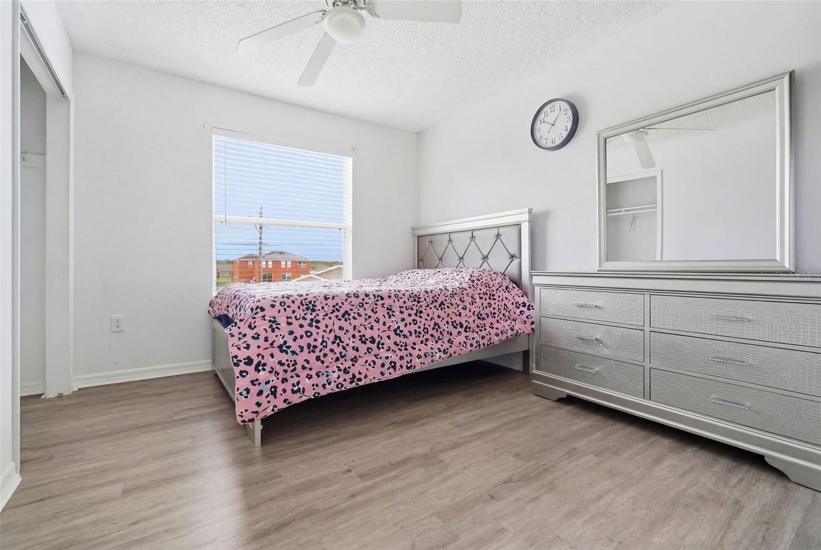 Image 20 of 31 For 346 Churchill Court