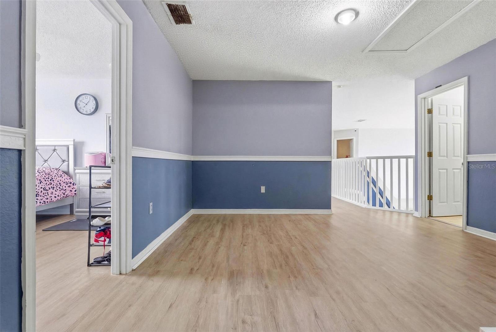 Image 22 of 31 For 346 Churchill Court