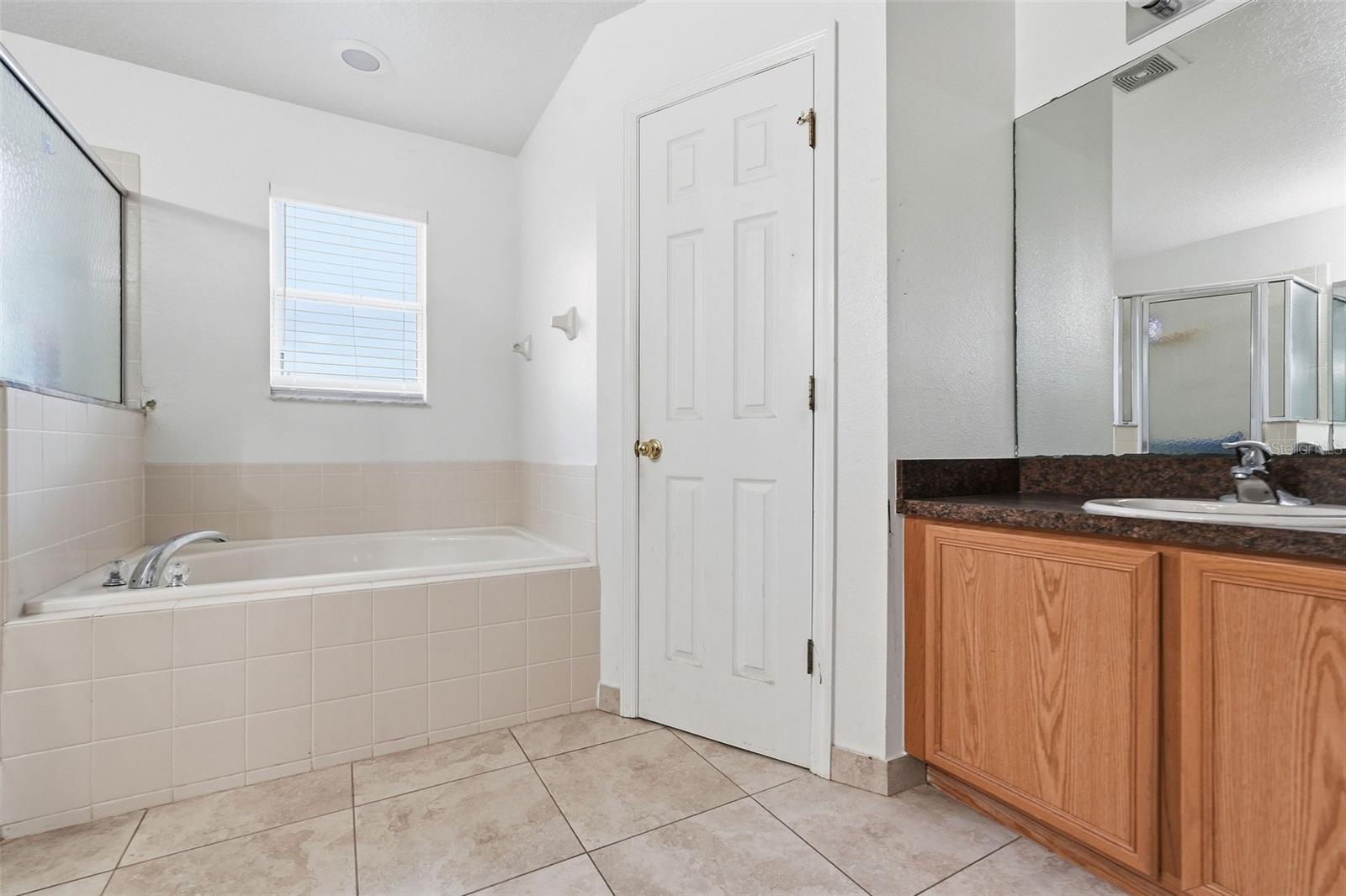 Image 28 of 31 For 346 Churchill Court