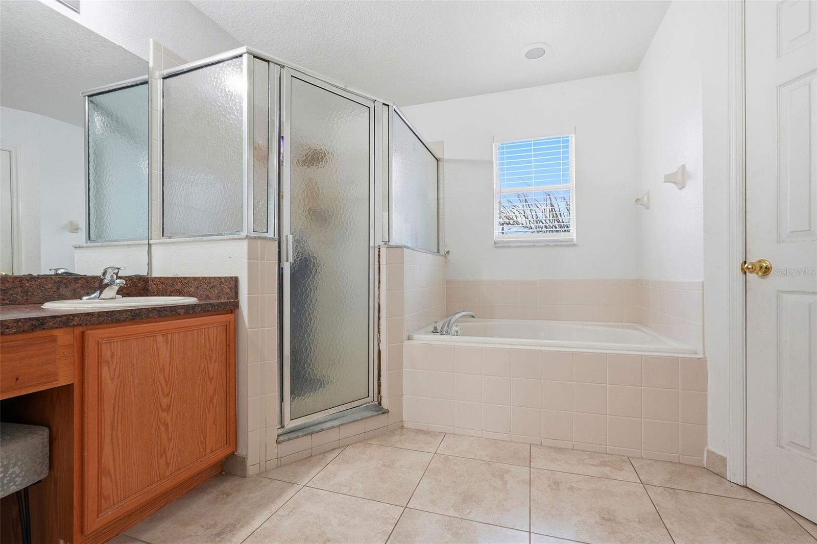 Image 29 of 31 For 346 Churchill Court