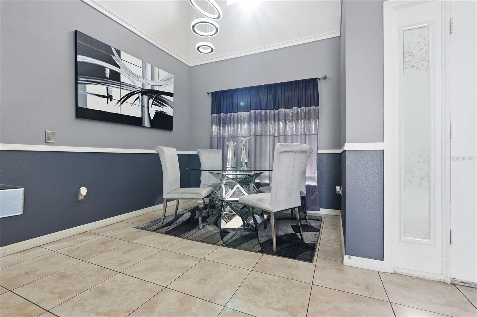 Image 9 of 31 For 346 Churchill Court