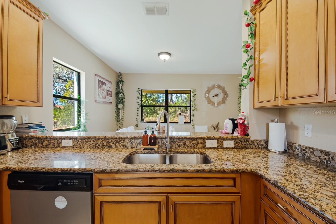 Image 22 of 63 For 1426 Pacific Road