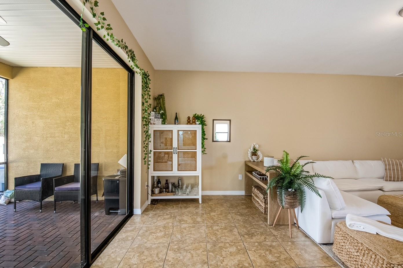 Image 29 of 63 For 1426 Pacific Road