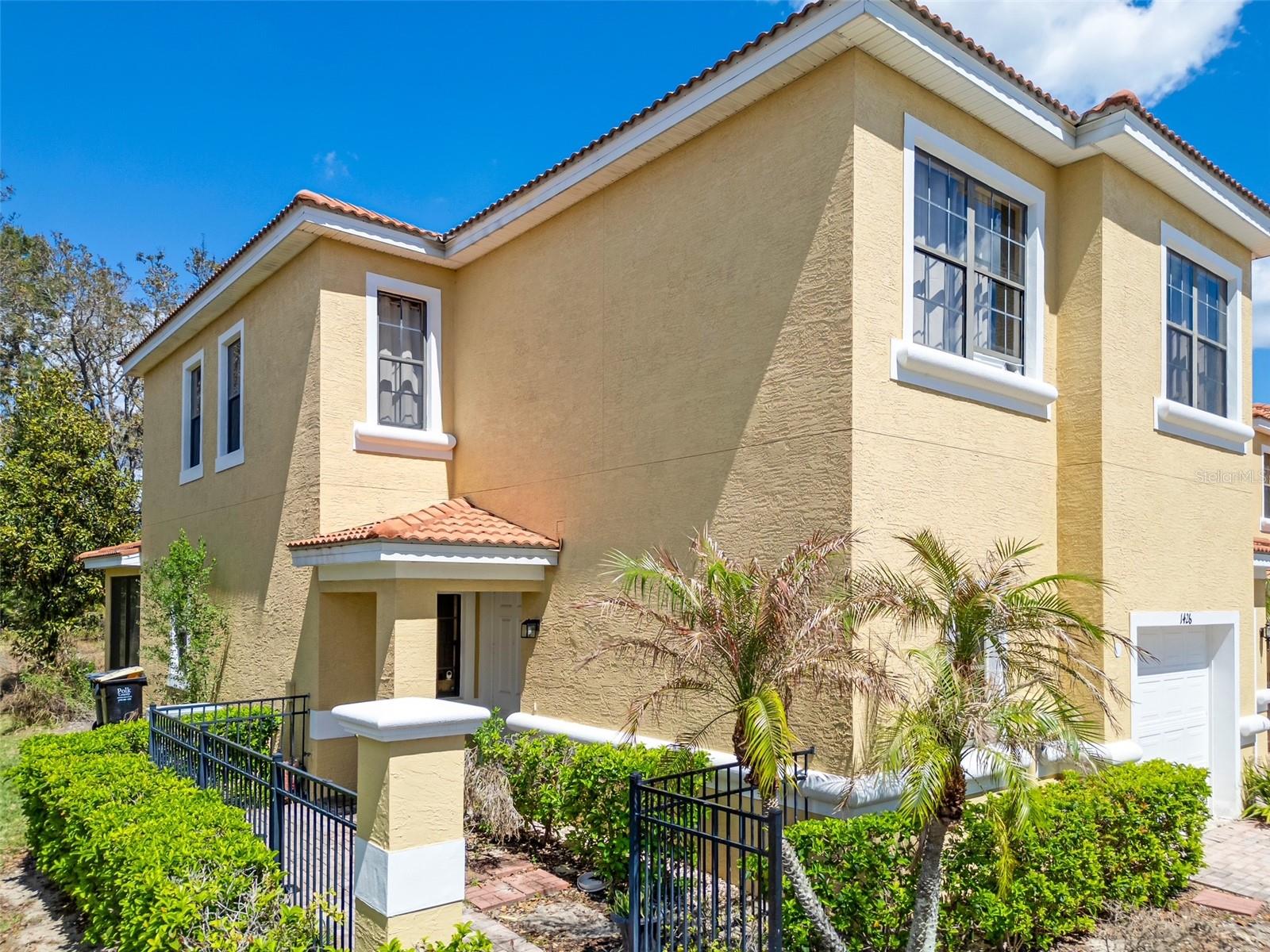 Image 8 of 63 For 1426 Pacific Road