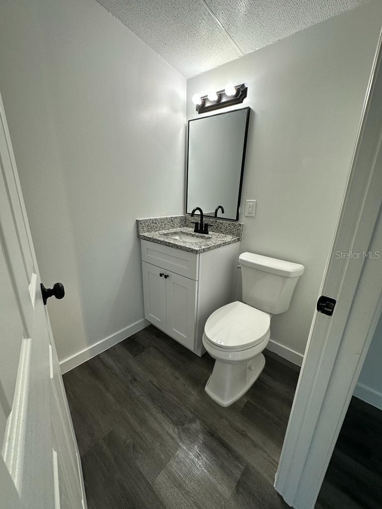 Image 10 of 34 For 728 Chestnut Road