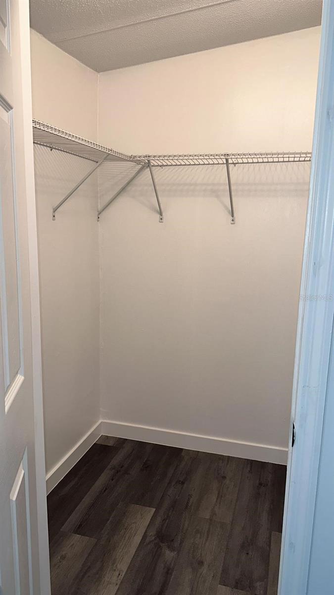 Image 11 of 34 For 728 Chestnut Road