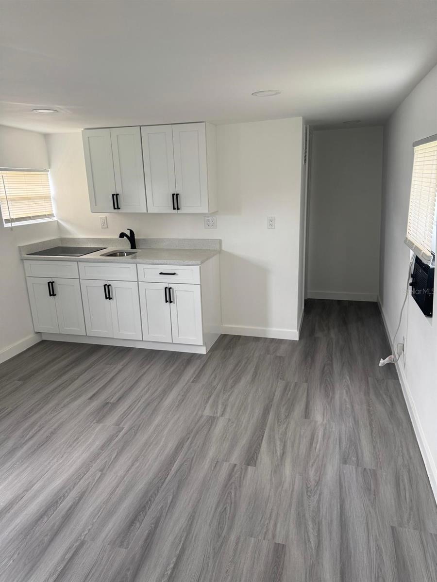 Image 13 of 34 For 728 Chestnut Road