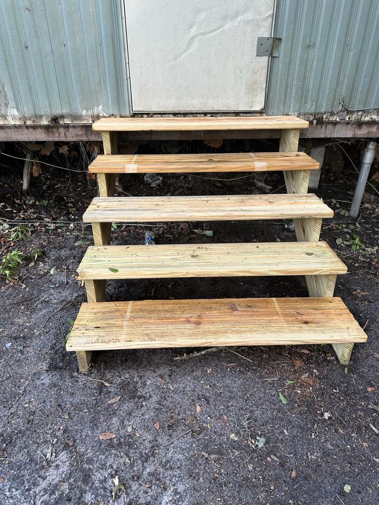 Image 15 of 34 For 728 Chestnut Road