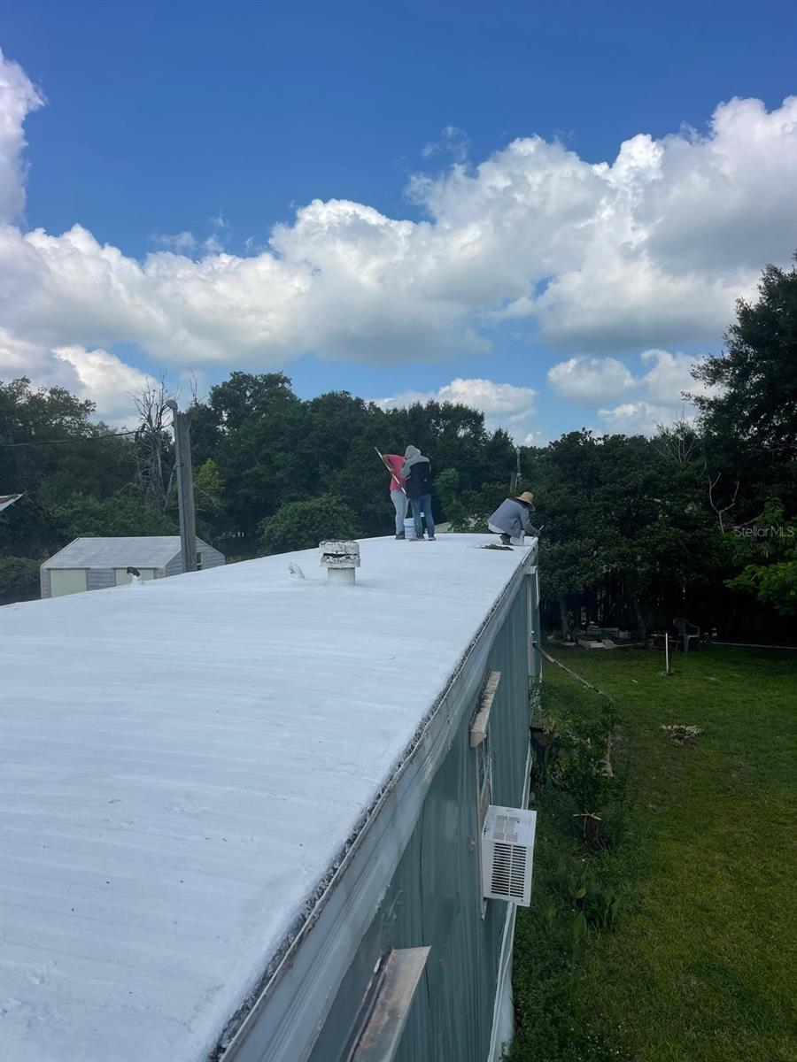 Image 3 of 34 For 728 Chestnut Road