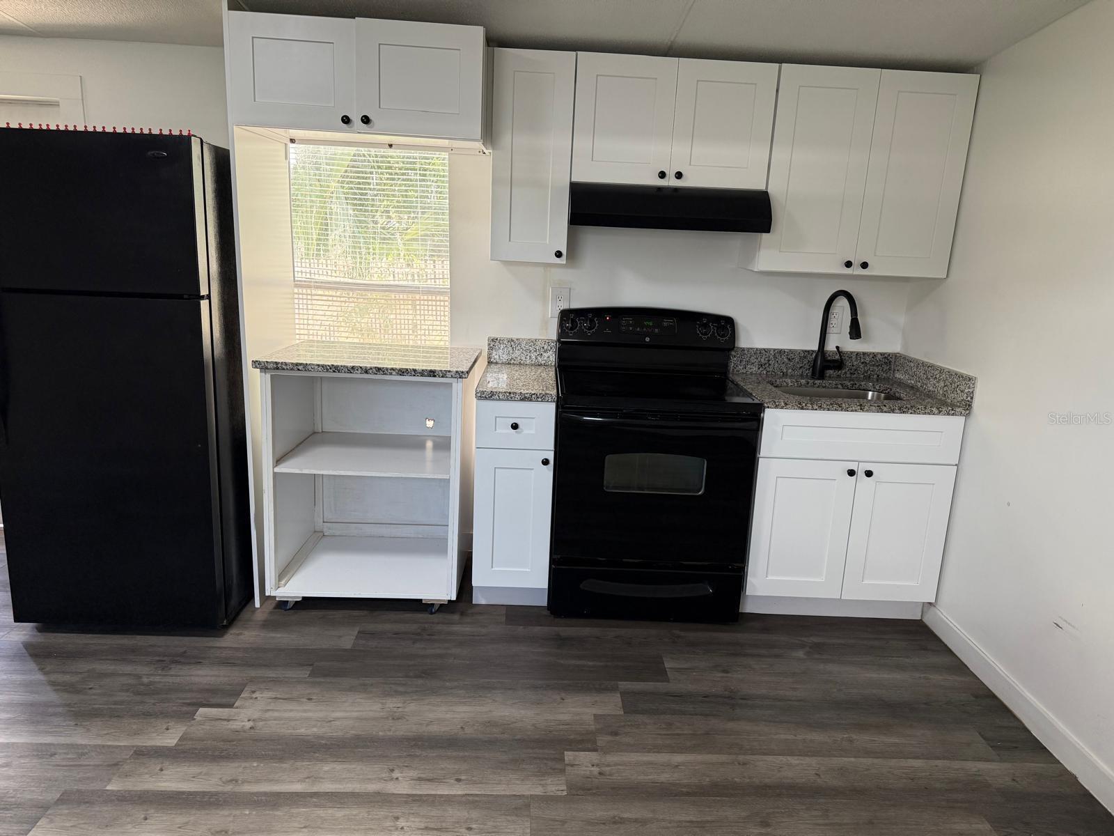 Image 5 of 34 For 728 Chestnut Road