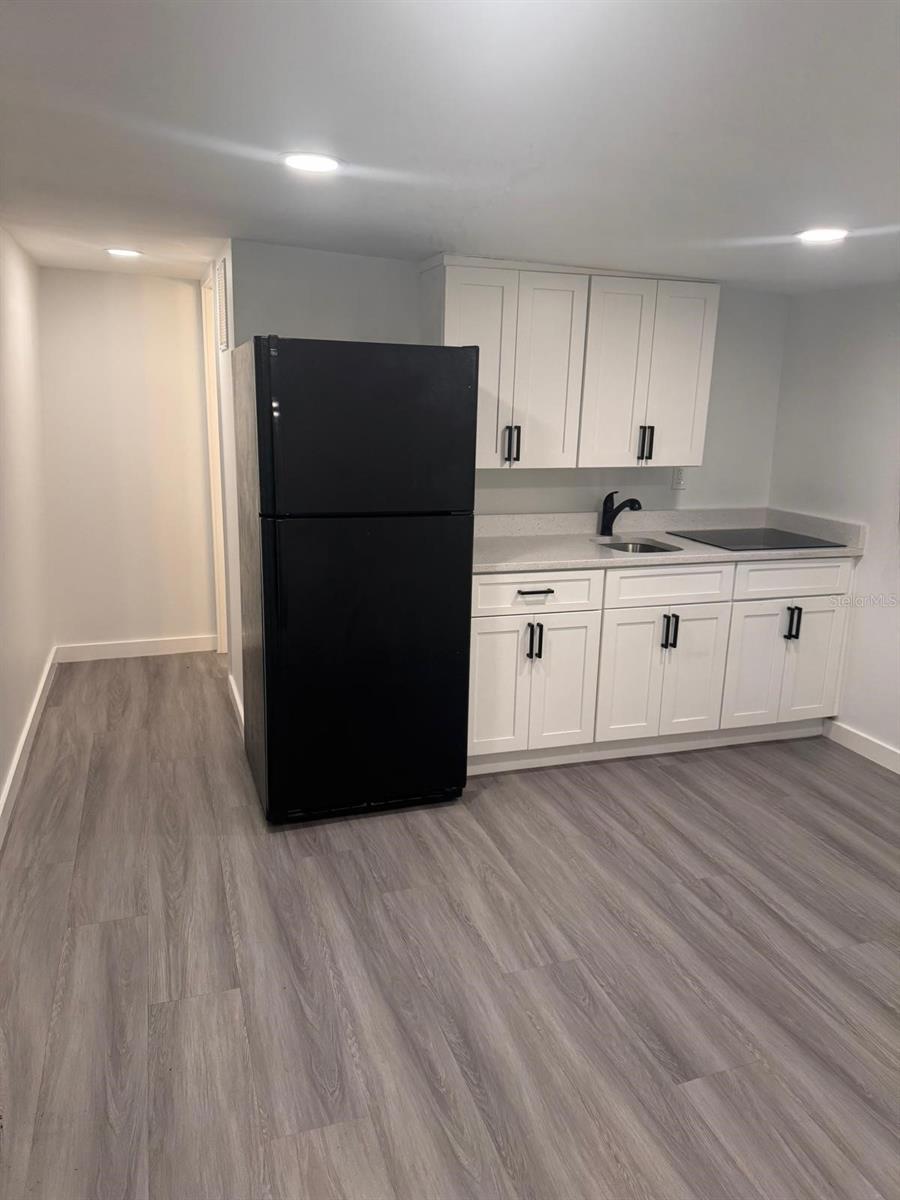 Image 7 of 34 For 728 Chestnut Road