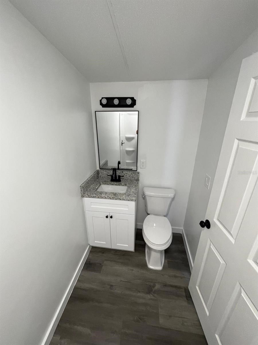 Image 8 of 34 For 728 Chestnut Road