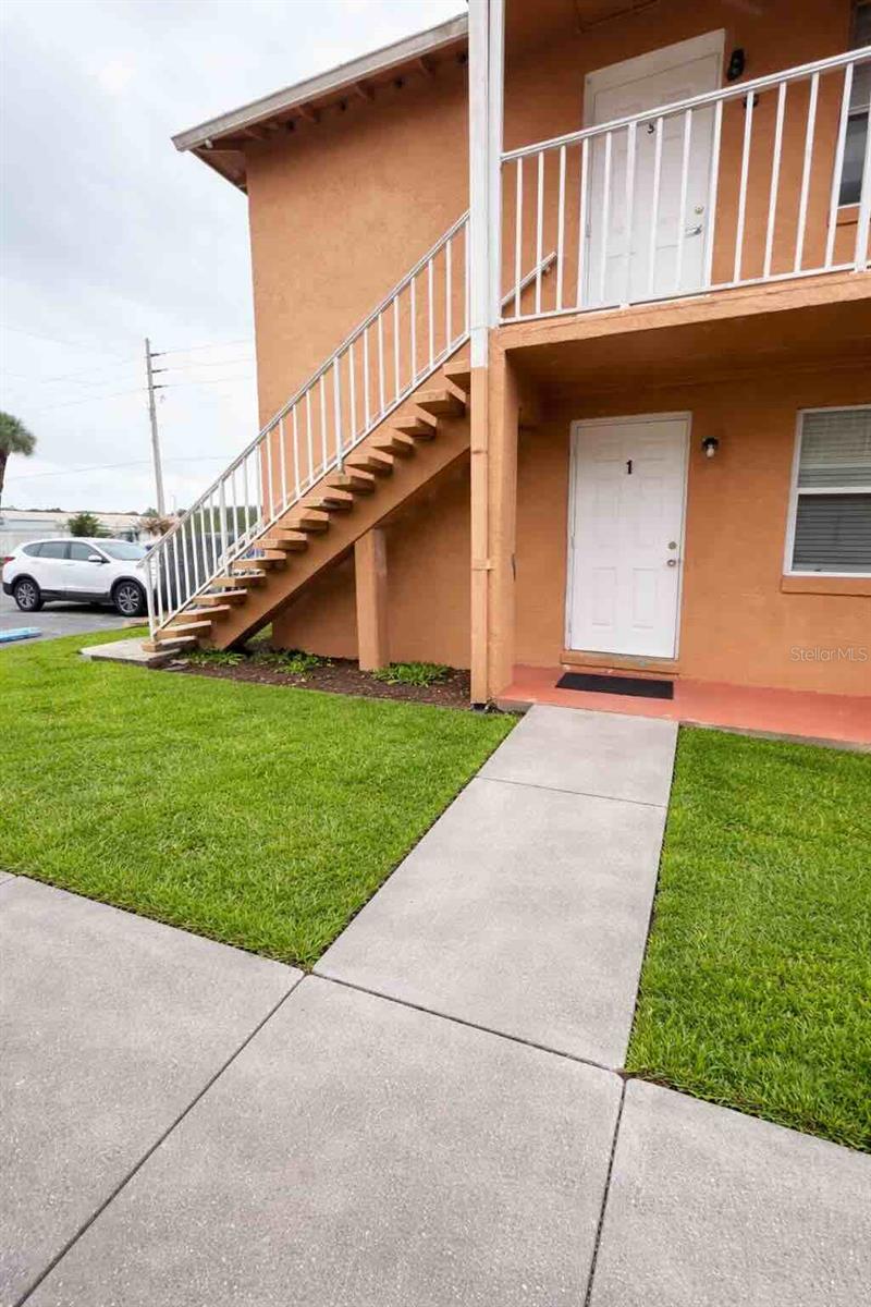 Image 7 of 12 For 746 Michigan Court 1