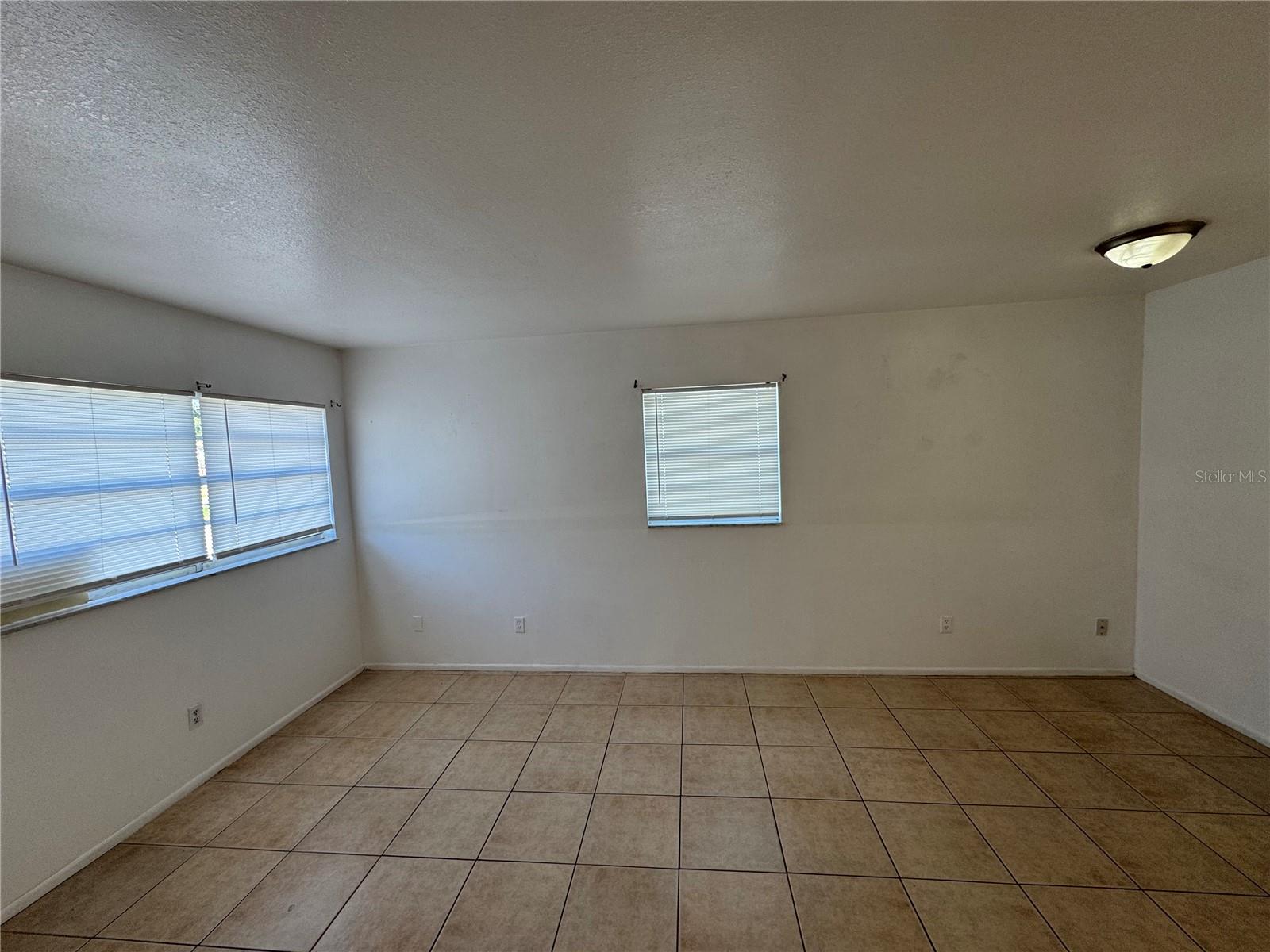 Image 6 of 14 For 190 Nekoma Avenue 1