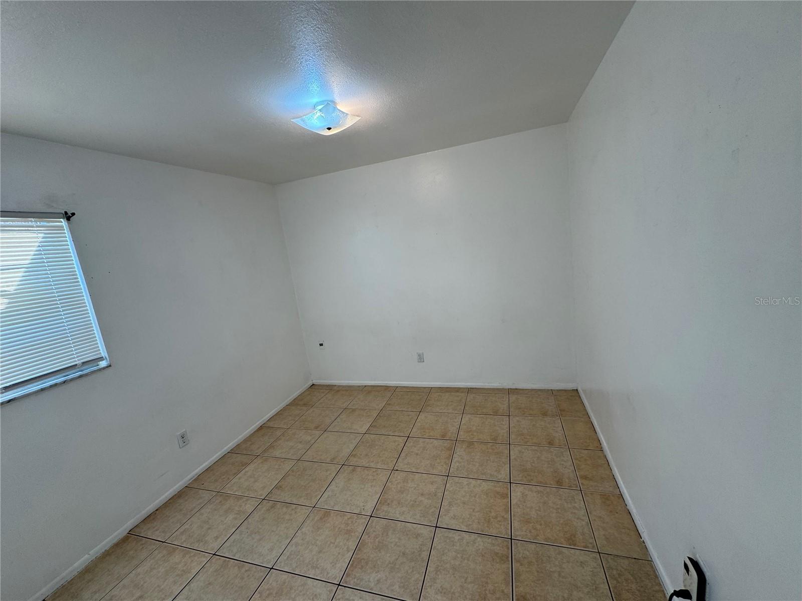 Image 9 of 14 For 190 Nekoma Avenue 1