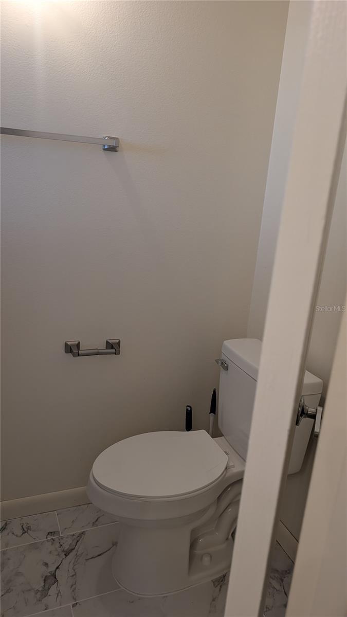 Image 17 of 19 For 408 Lexington Drive