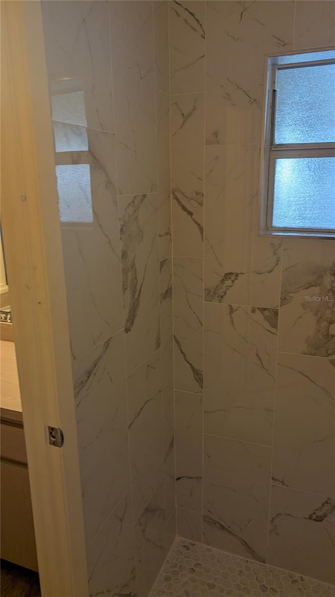 Image 18 of 19 For 408 Lexington Drive