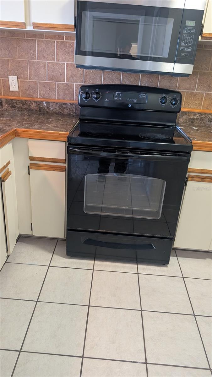 Image 12 of 39 For 3160 Semoran Boulevard 905