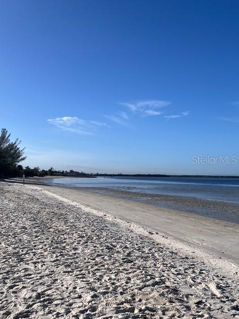 Image 17 of 28 For 611 Destiny Drive 115