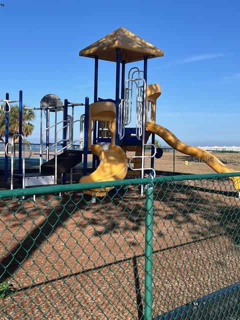 Image 20 of 28 For 611 Destiny Drive 115