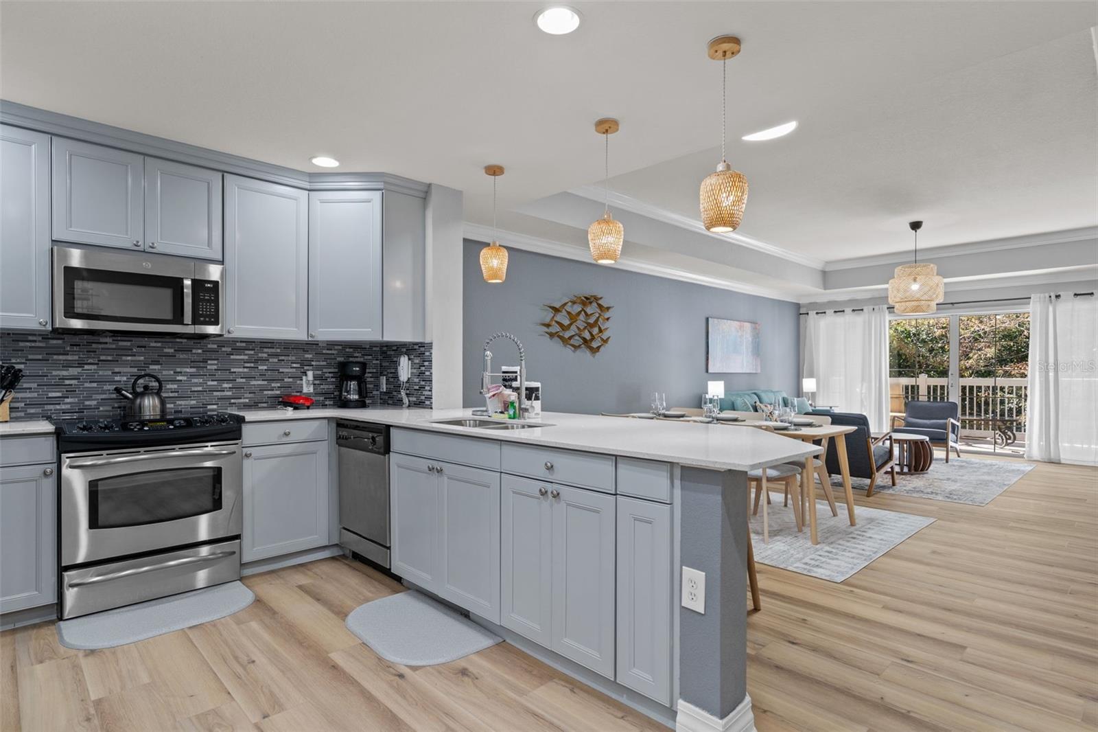 Image 8 of 38 For 7658 Whisper Way 202