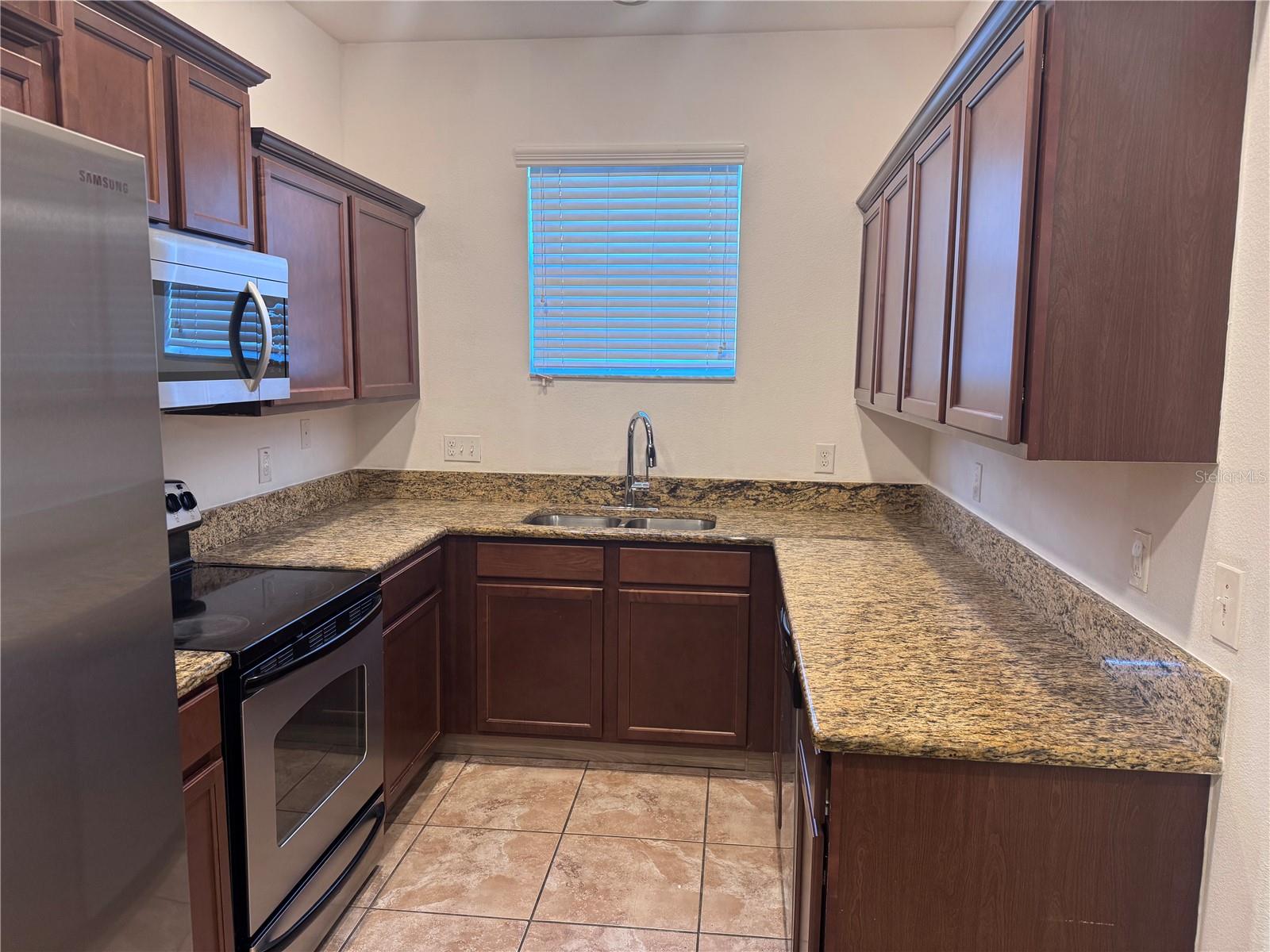 Image 7 of 42 For 2853 Adelaide Court