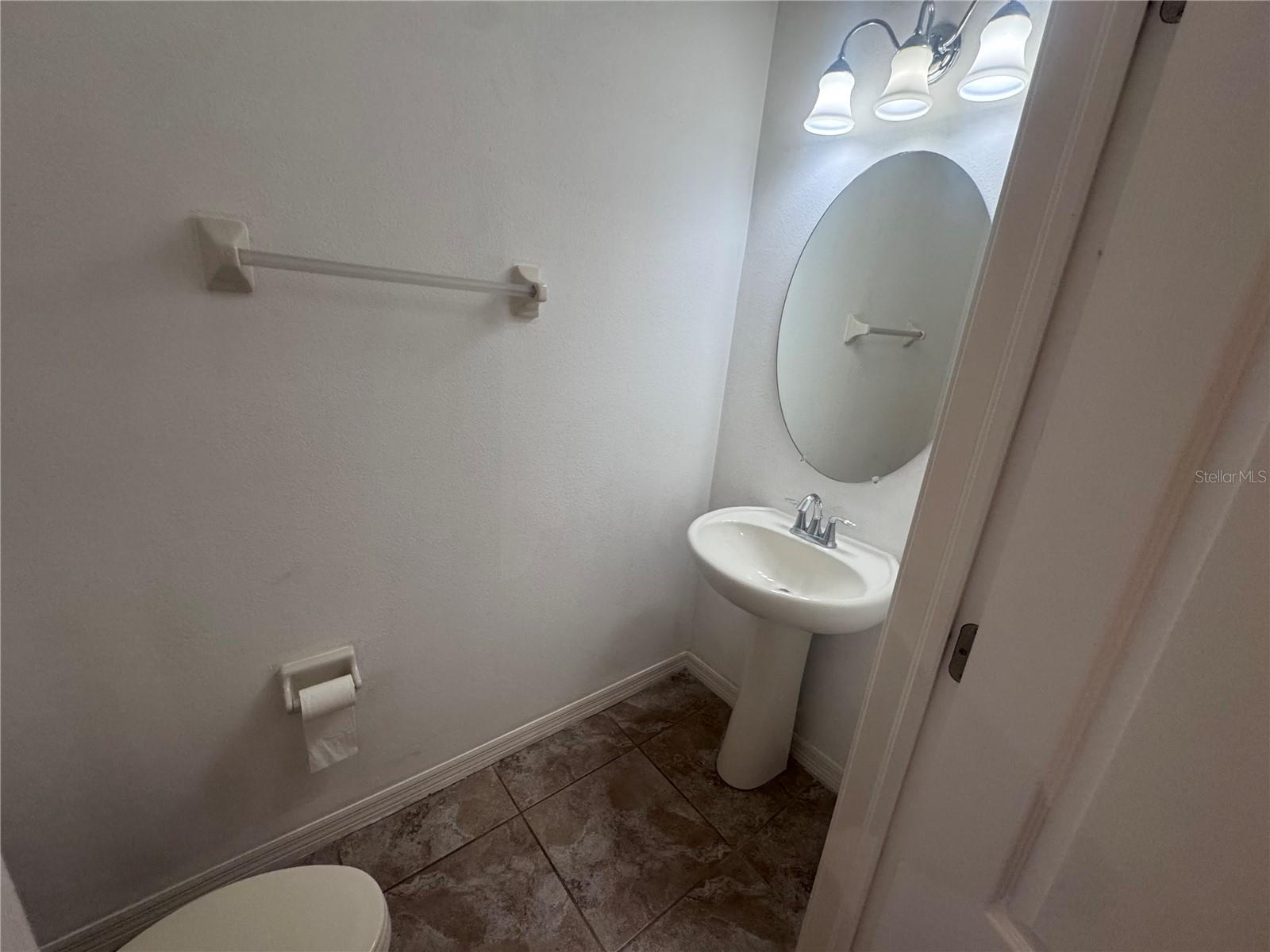 Image 9 of 42 For 2853 Adelaide Court