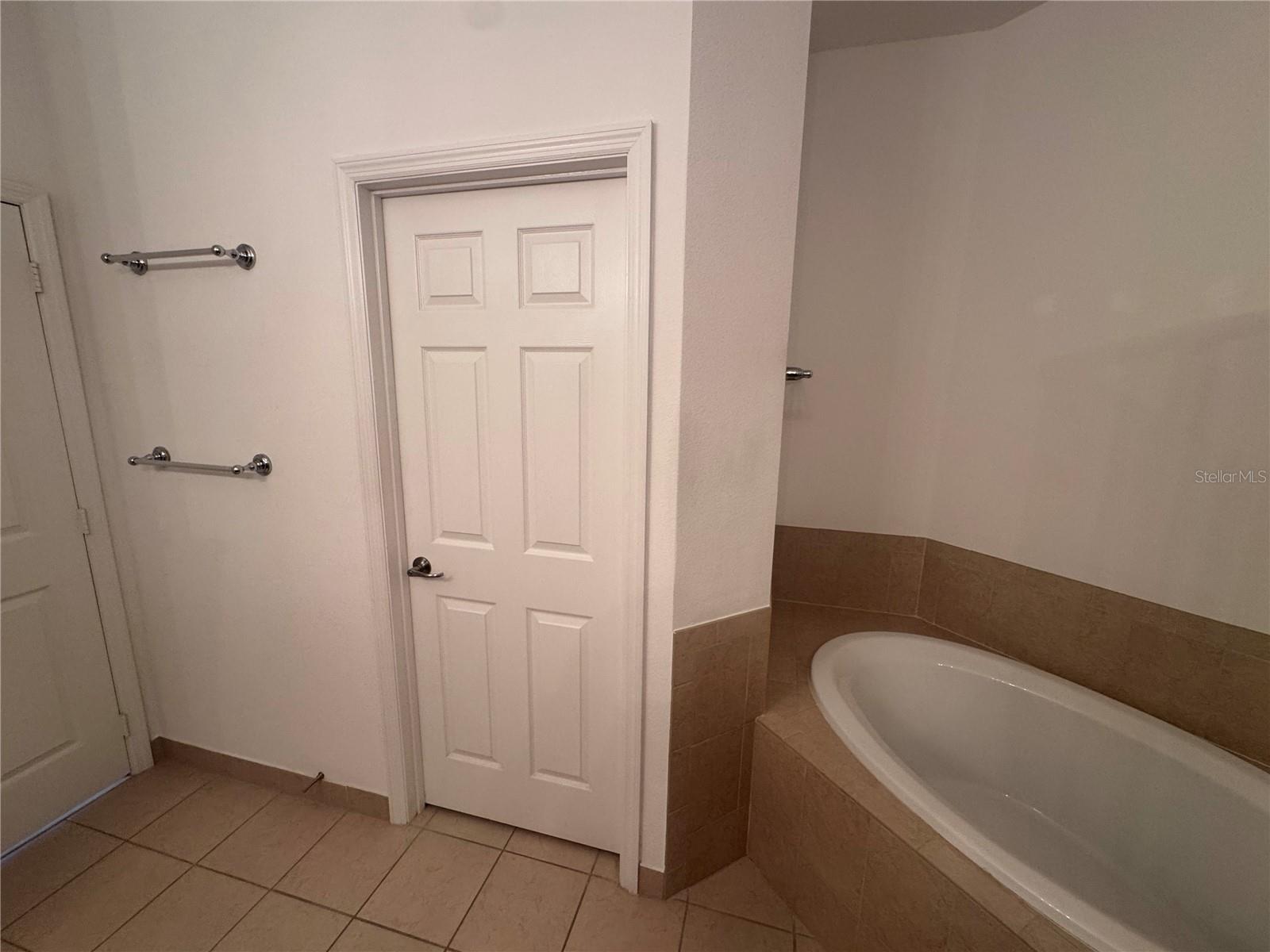 Image 26 of 35 For 1898 Portofino Meadows Boulevard