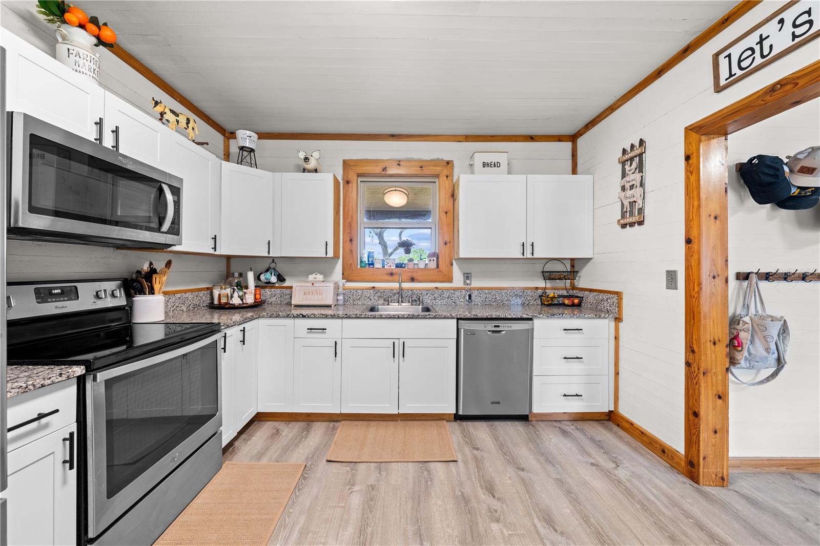 Image 32 of 56 For 1575 Kenansville Road