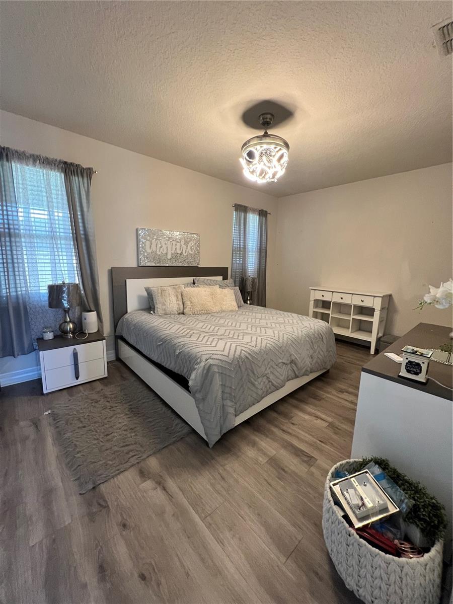 Image 17 of 65 For 2820 Chantilly Avenue