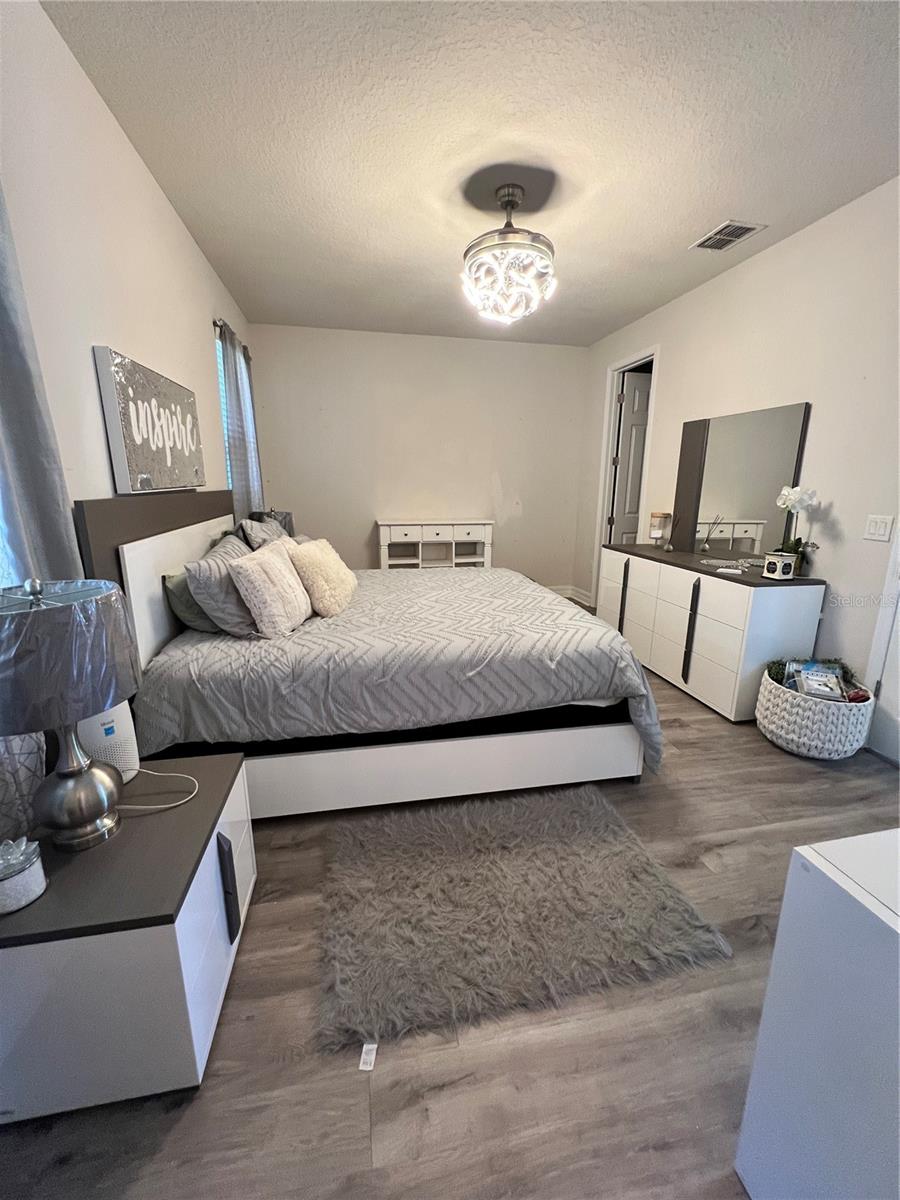 Image 18 of 65 For 2820 Chantilly Avenue