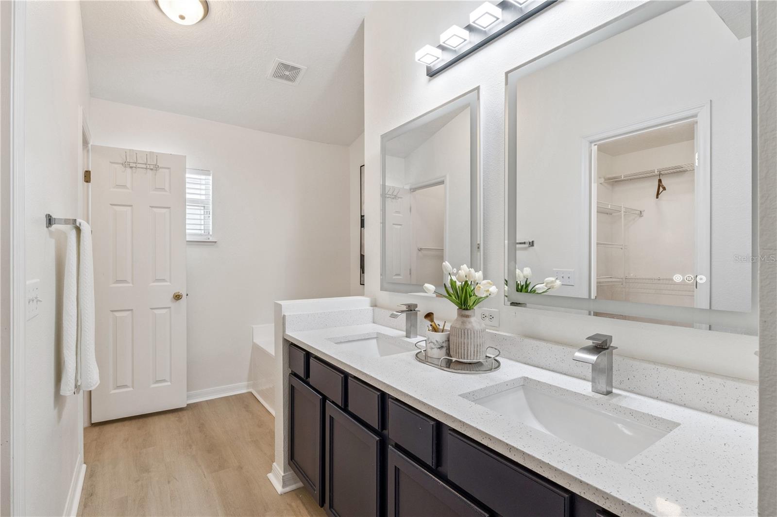 Image 12 of 38 For 16921 Corner Bay Court