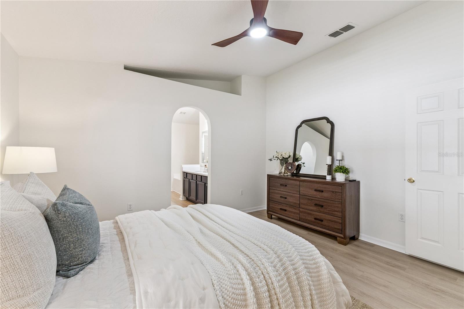 Image 16 of 38 For 16921 Corner Bay Court