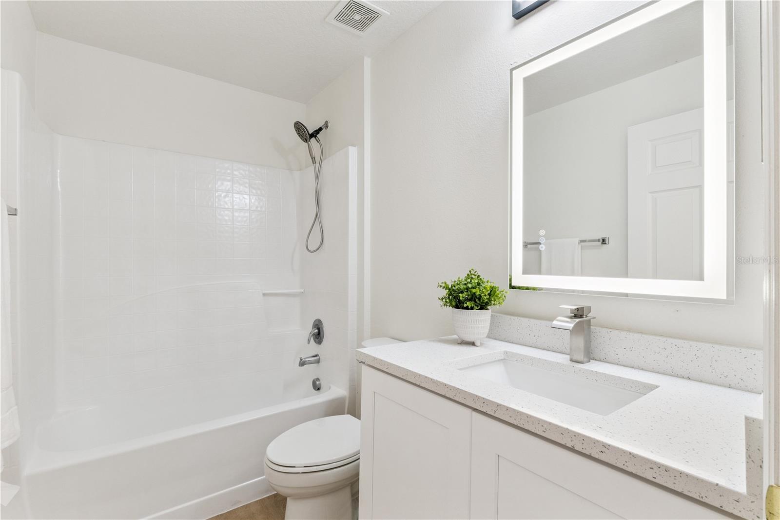 Image 19 of 38 For 16921 Corner Bay Court