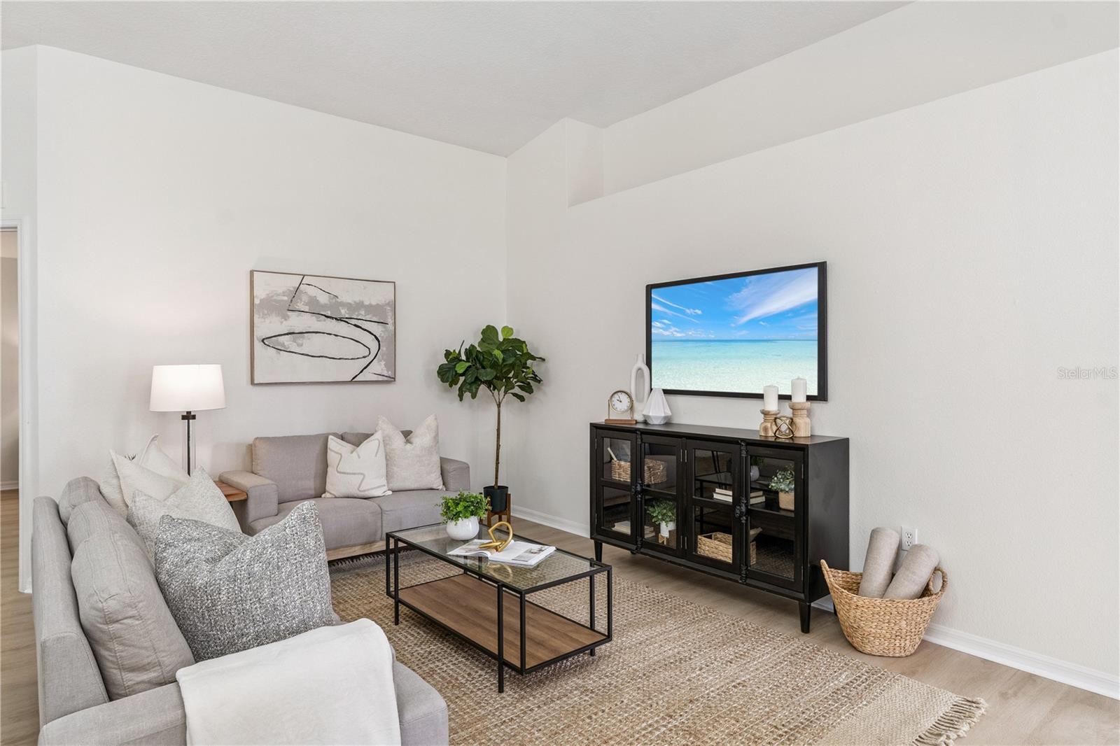 Image 22 of 38 For 16921 Corner Bay Court