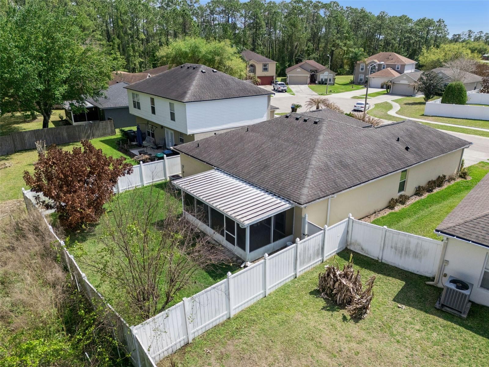 Image 29 of 38 For 16921 Corner Bay Court