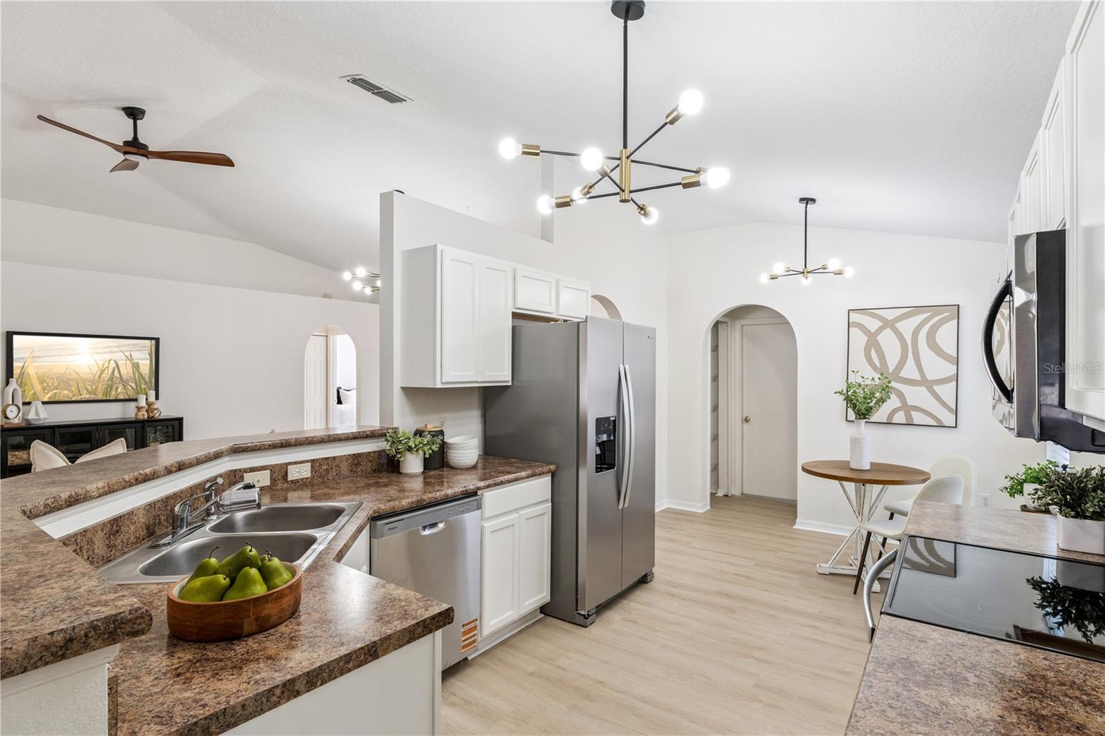 Image 8 of 38 For 16921 Corner Bay Court